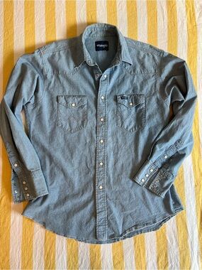 Wrangler Men's Light Blue Denim Western Shirt